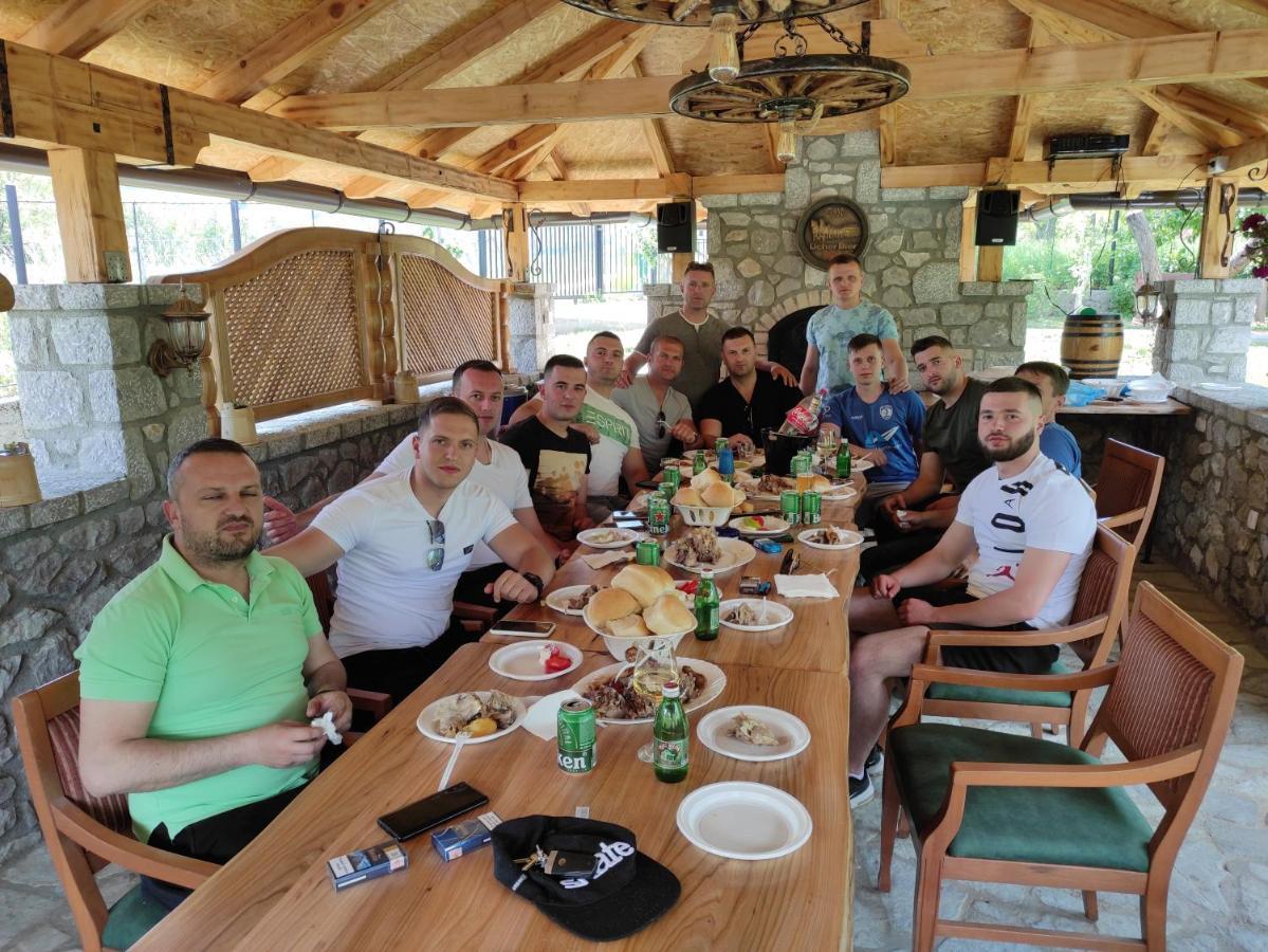 Holiday Bungalows & Food פלאב מראה חיצוני תמונה