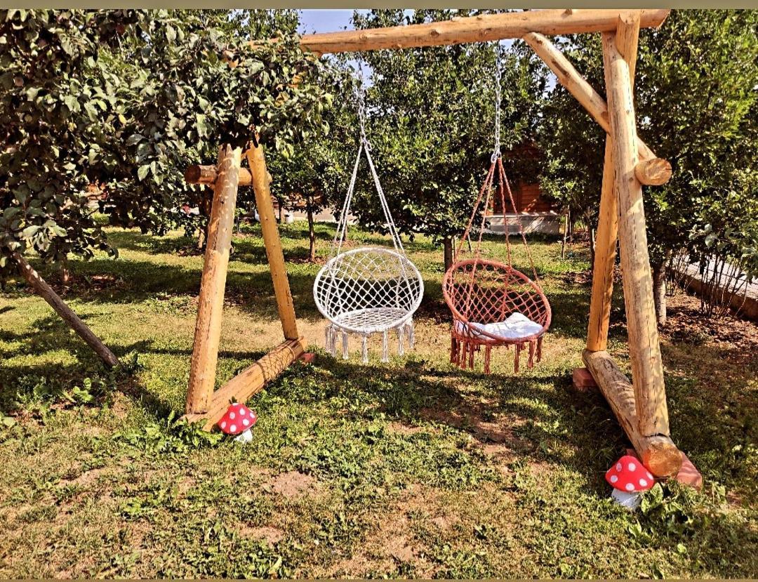 Holiday Bungalows & Food פלאב מראה חיצוני תמונה