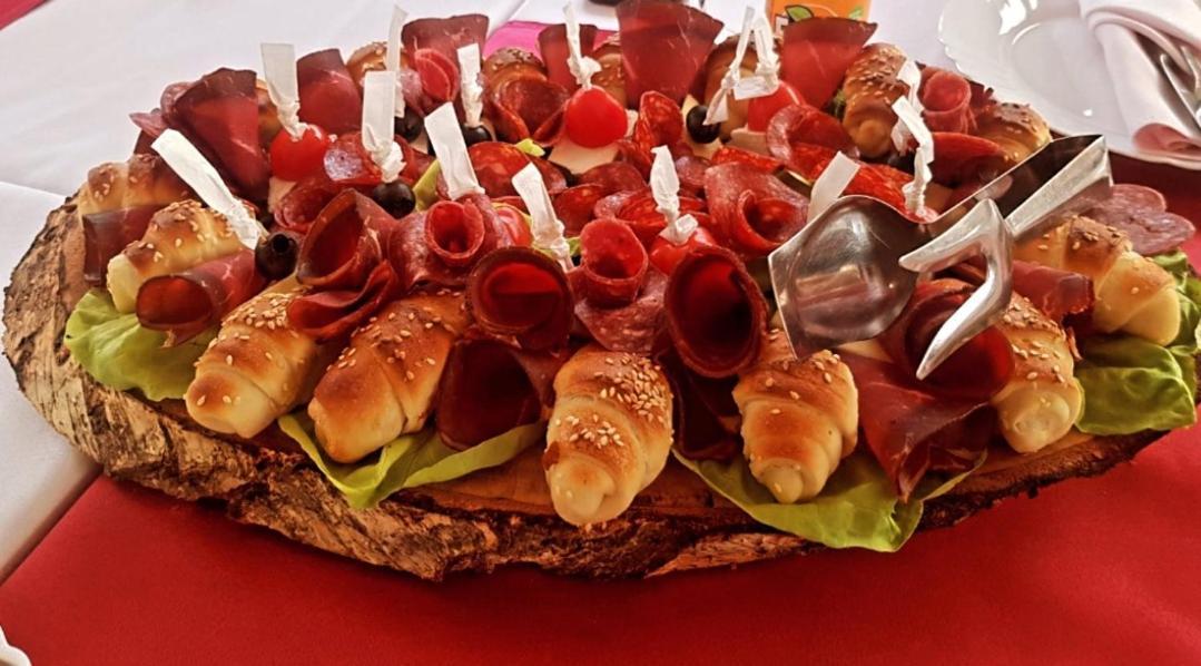 Holiday Bungalows & Food פלאב מראה חיצוני תמונה